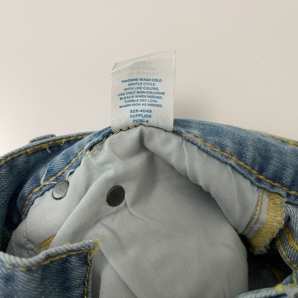 Distressed Denim - Picture 7 of 8